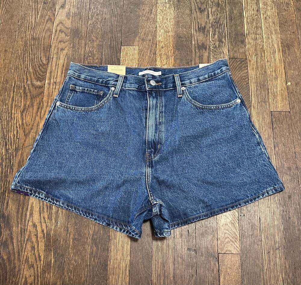 Levi's Women's High-Waisted Denim Mom Shorts size 33